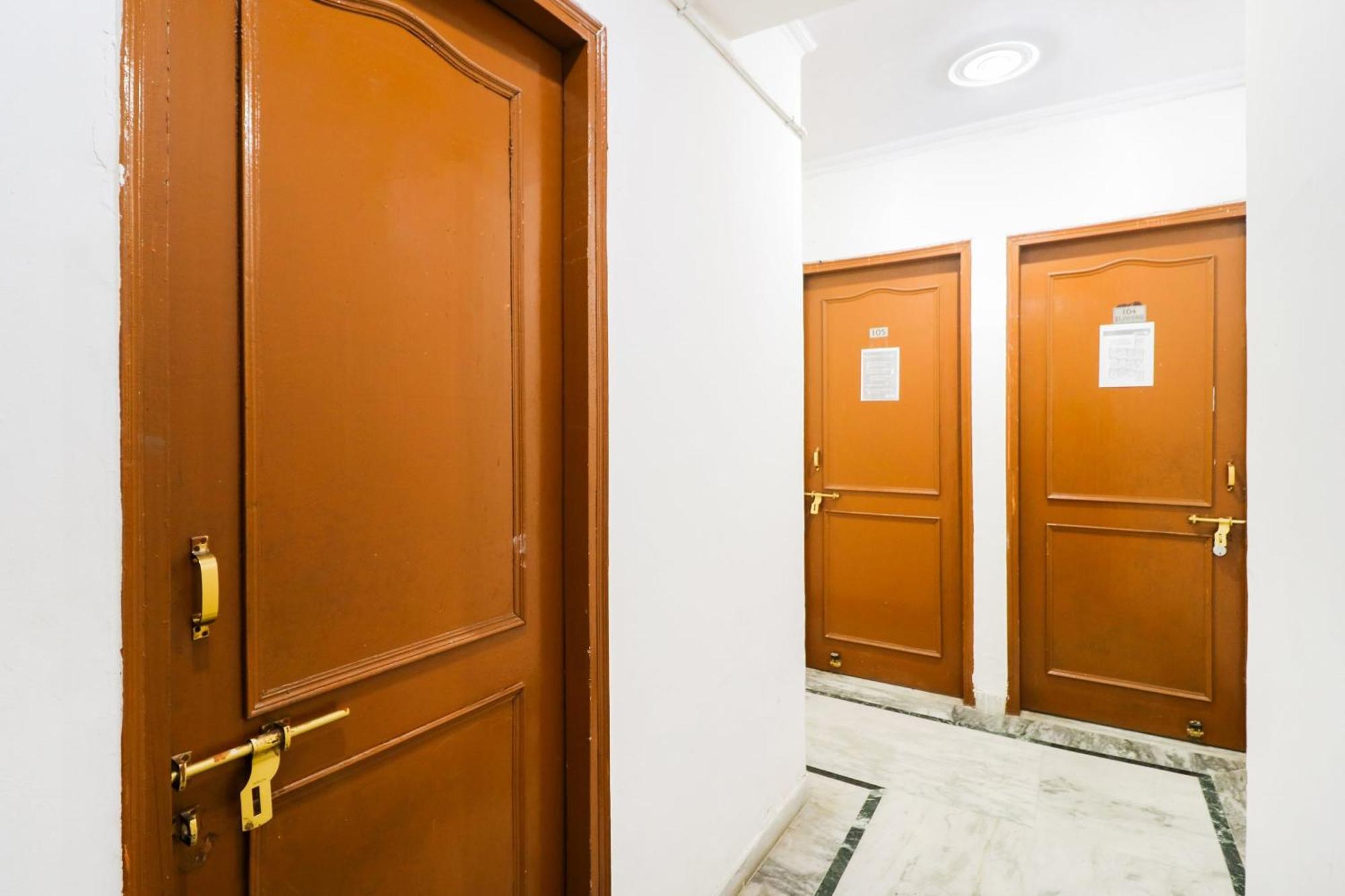 Hotel O Maurya Residency Гургаон Экстерьер фото
